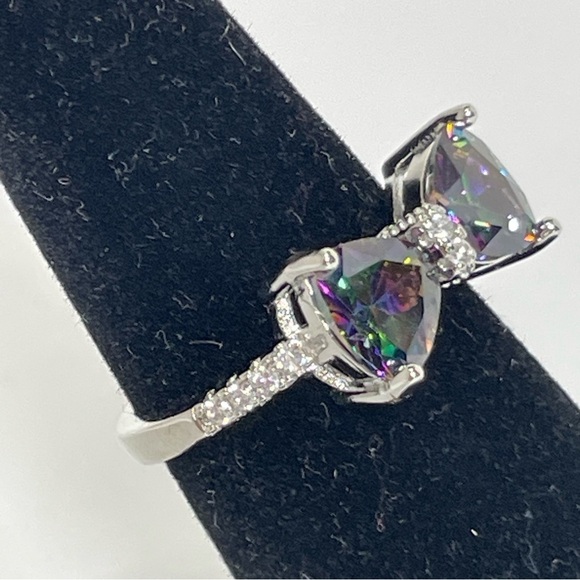 Elegant Silver Tone Bow Ring with Iridescent Stones Size 5.75 - Picture 3 of 7